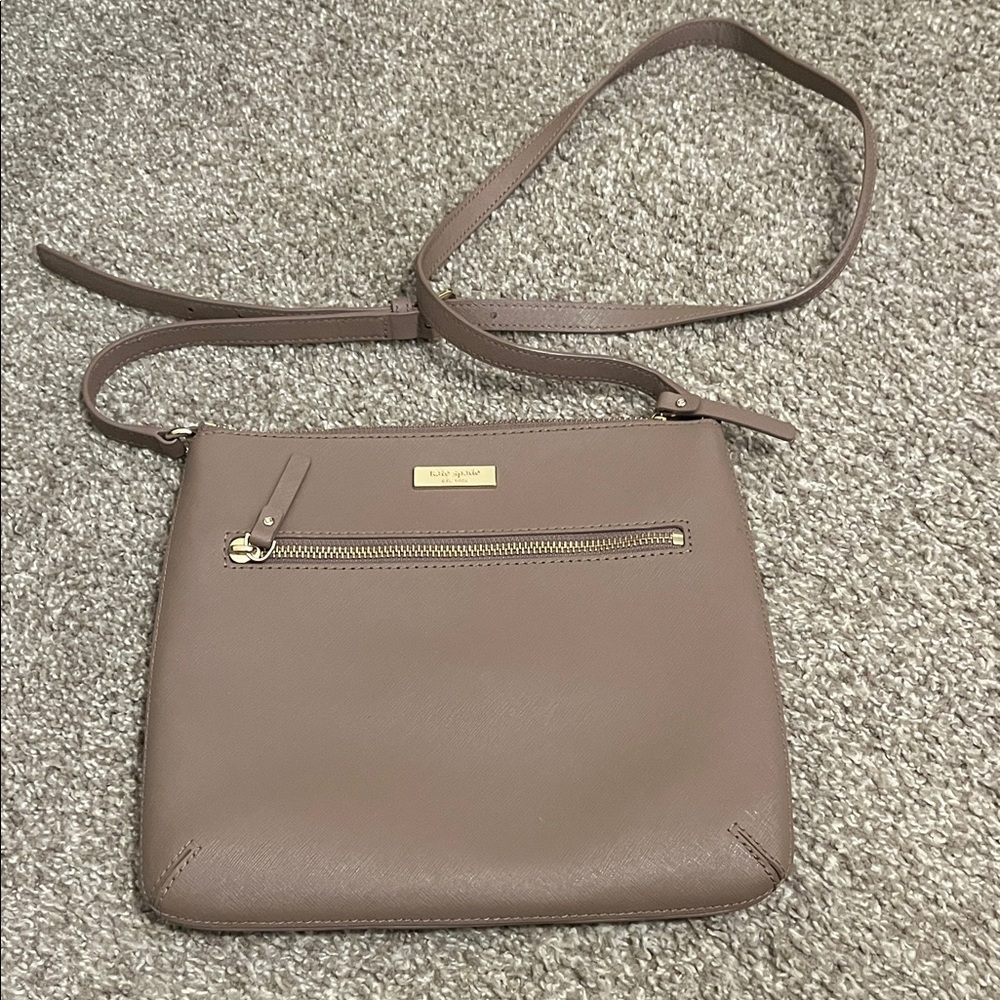 Cute Kate Spade crossbody purse